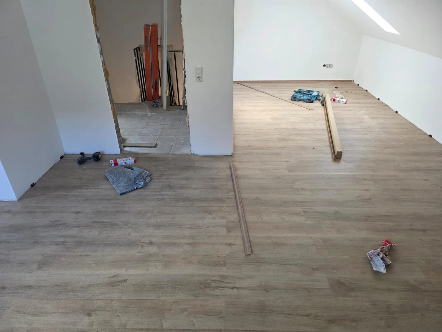 Spanndecken Grunau - Sanierung, Renovierung & Innenausbau - Bodenverlegung